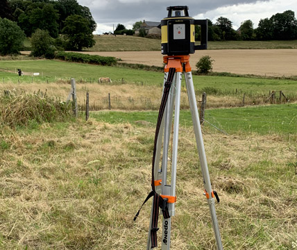 Laser de nivellement chez solor en belgique avec solor votre spécialiste en essai de sol